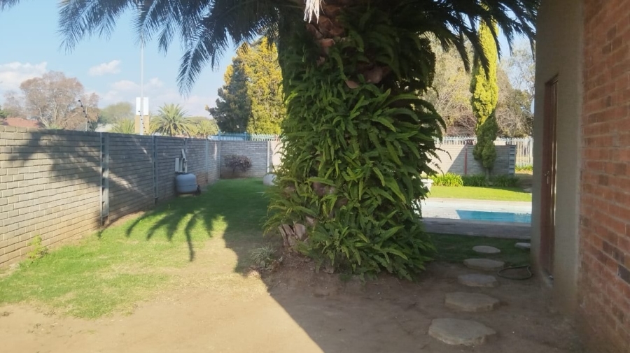 12 Bedroom Property for Sale in Pellissier Free State